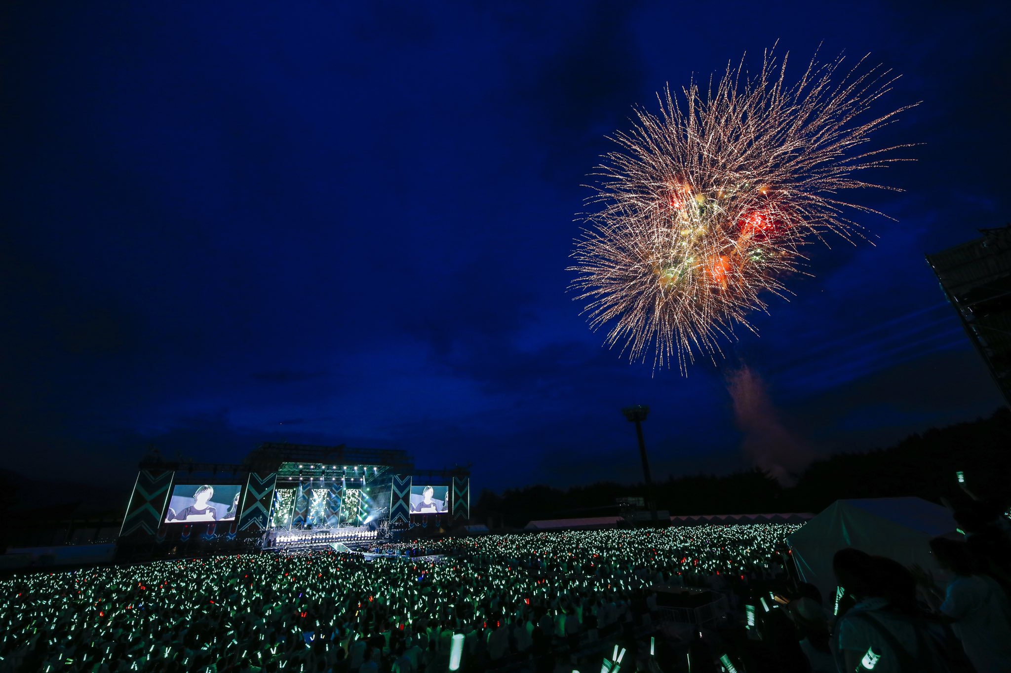 欅坂46 初の野外ライブで伝説の 欅共和国2017 鑑賞会 第二夜